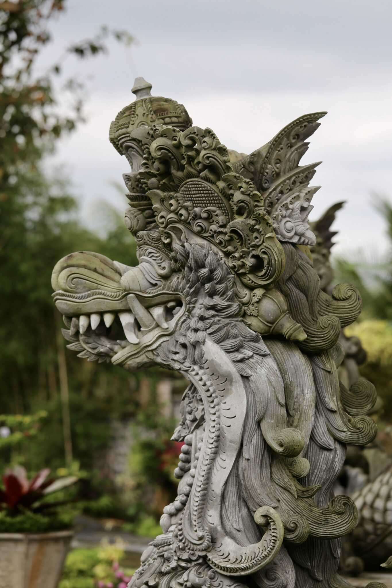 statue at water palace