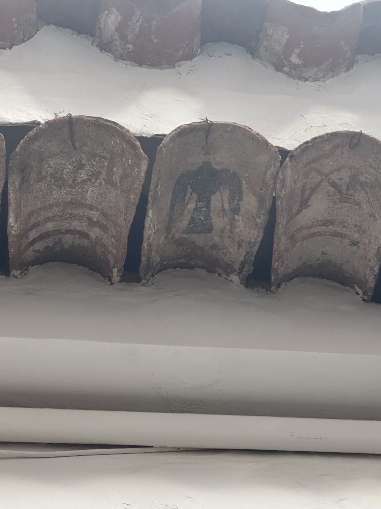 cusco roof tile art