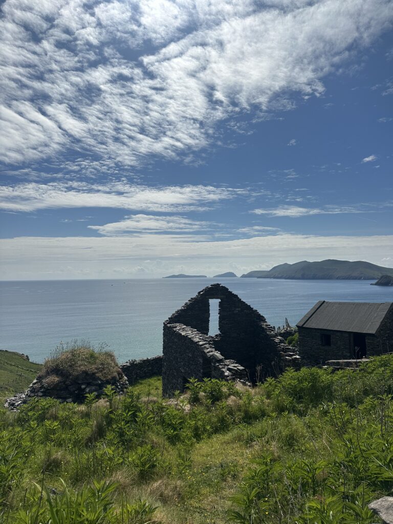 ruins along the dingle way